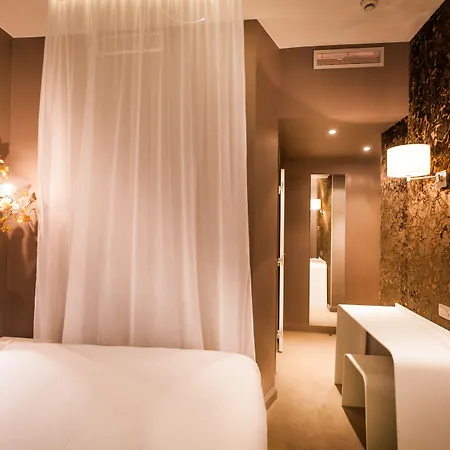 Legend Hotel 4*