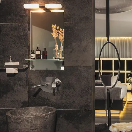 Legend Hotel 4*